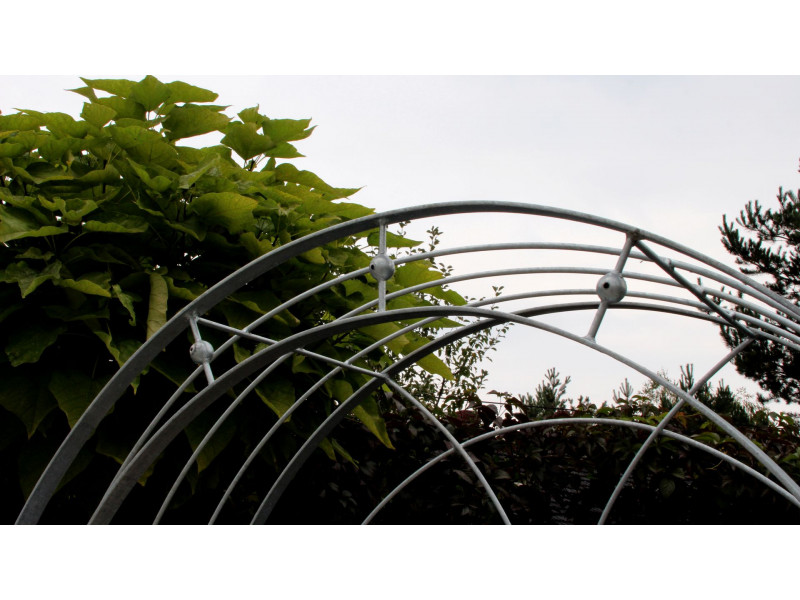 Rosenbogen AMORE BANK RUND mit Holzbank