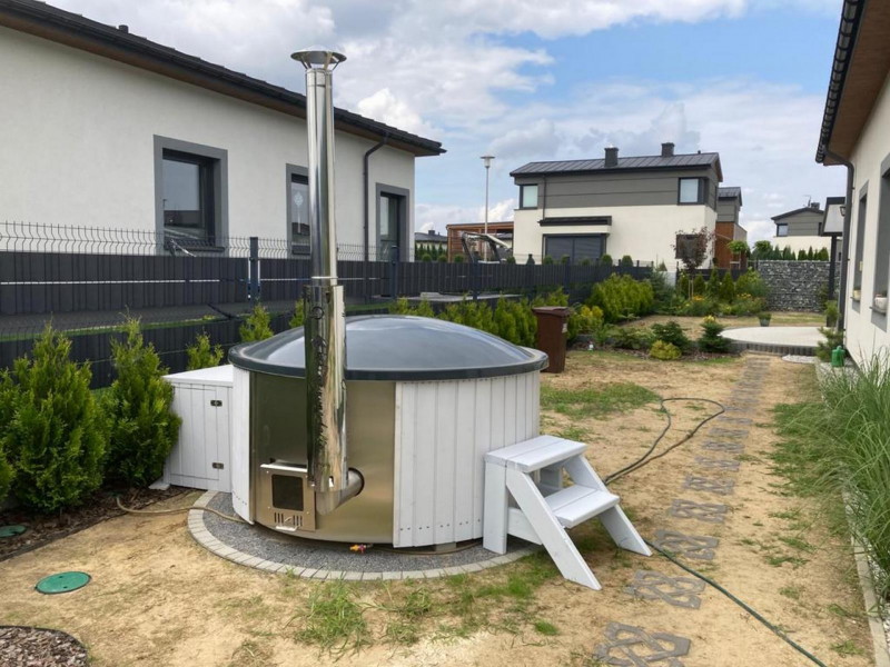 Thermoholz Outdoor Whirlpool BadeFass mit Interner Holzofen Ø 2 m