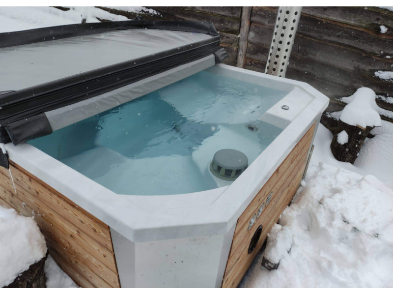 Hot Tub Hybrid  2.1x1.94m